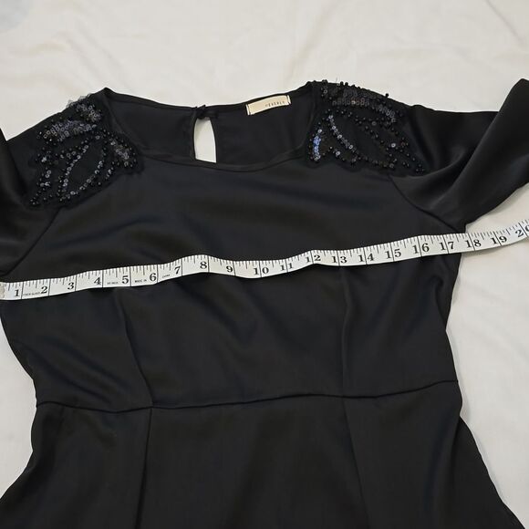 Everly dress size small. - Picture 5 of 9